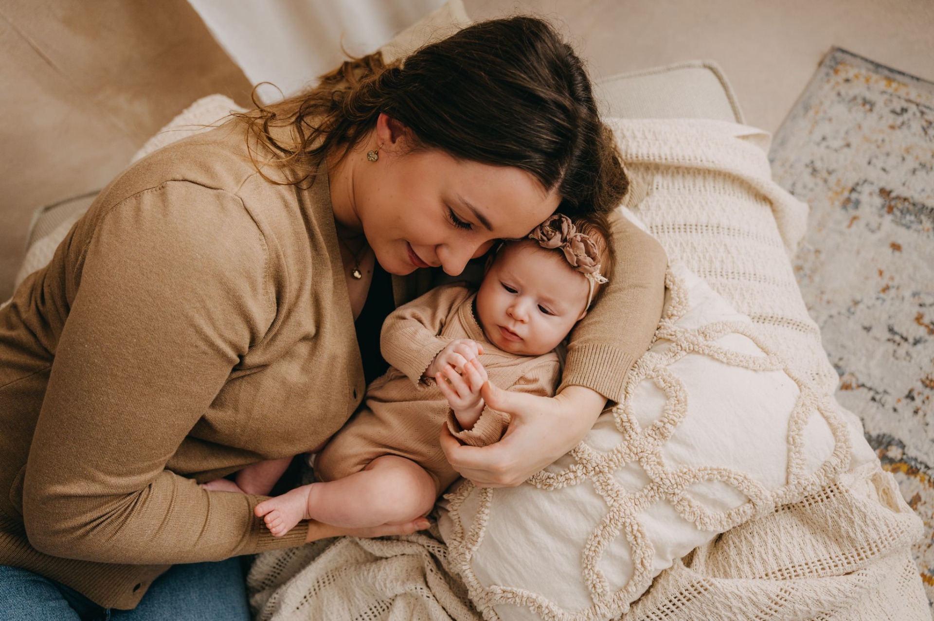 minimalistické focení máma a dcera Tábor